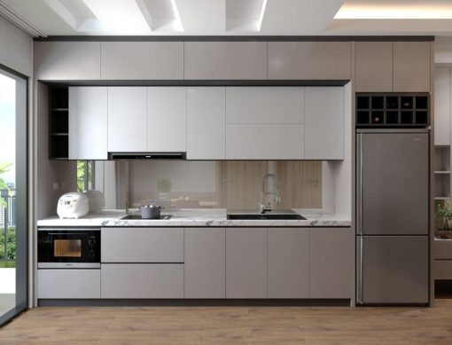 Nhà bếp nhỏ tiện nghi với thiết kế tủ bếp đụng trần tối ưu diện tích